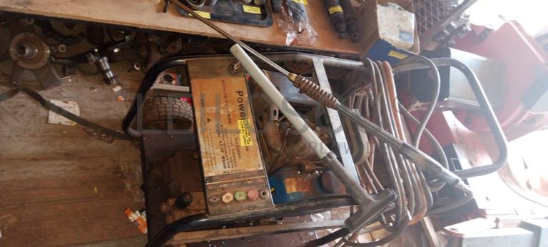 Máquina de desmontar pneus   + Máquina  pressão   + Diversos + Diversos + Diversos + Diversos ·