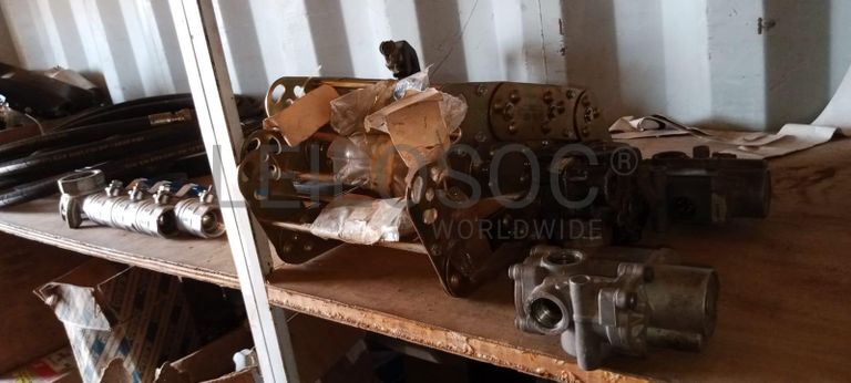 Máquina de desmontar pneus   + Máquina  pressão   + Diversos + Diversos + Diversos + Diversos ·