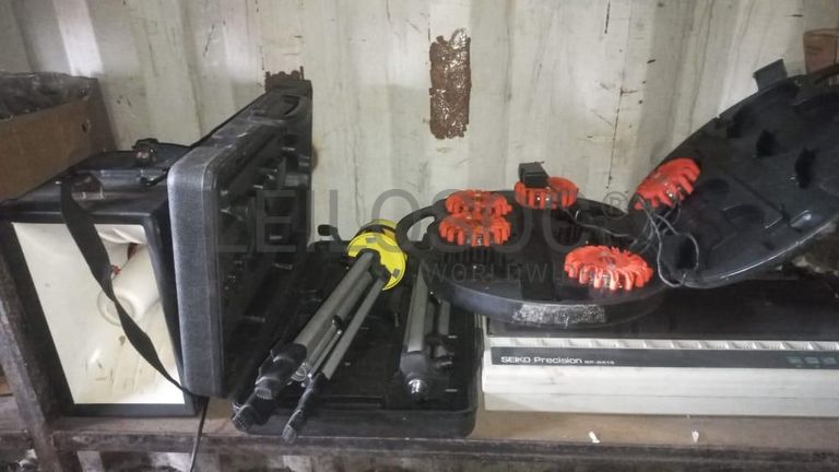 Material Informático + Material Informático + Material Informático + Material Informático + Material Informático + Diversos + Diversos + Diversos + Diversos + Material Informático + Contentor de 40P ·