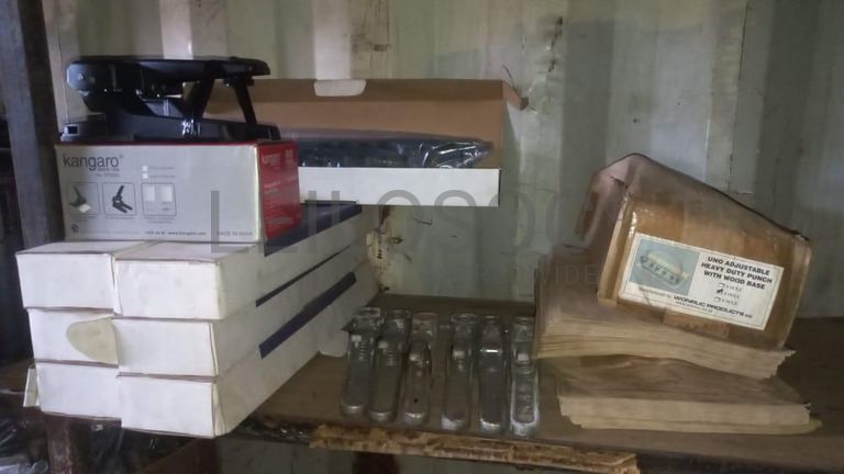 Material Informático + Material Informático + Material Informático + Material Informático + Material Informático + Diversos + Diversos + Diversos + Diversos + Material Informático + Contentor de 40P ·