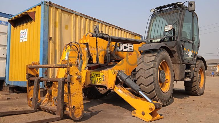 JCB 535-140 ·