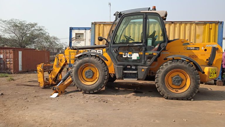 JCB 535-140 ·