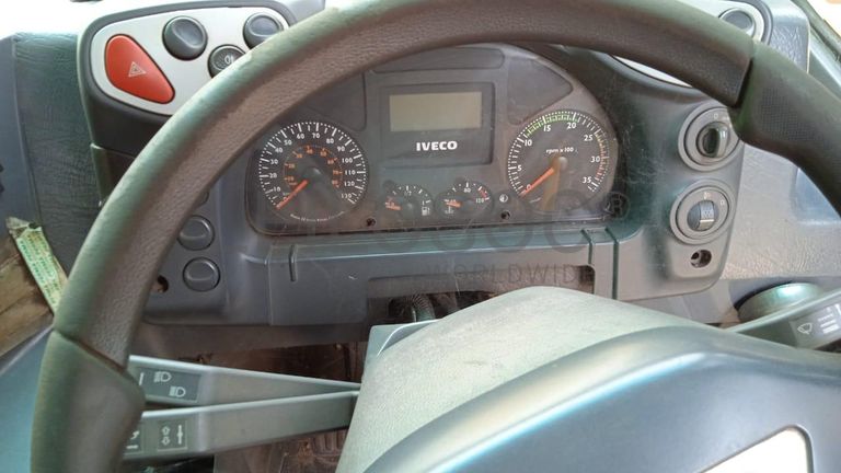 Iveco 180-E-28 ·
