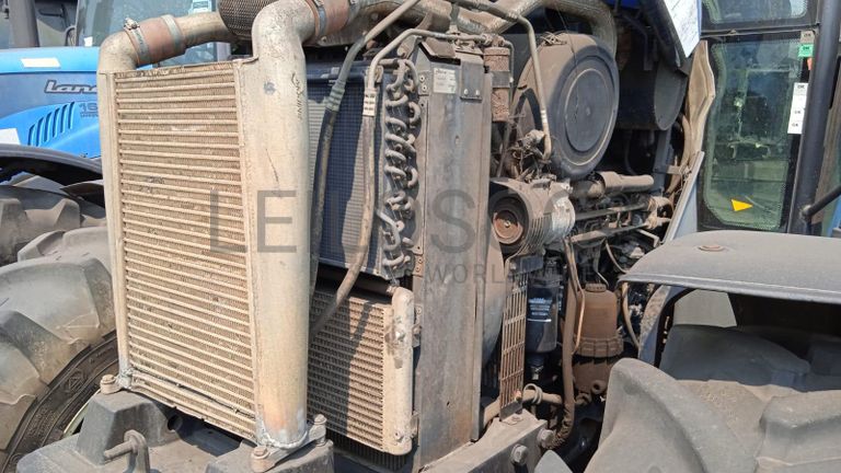 NEW HOLLAND TM7030 ·