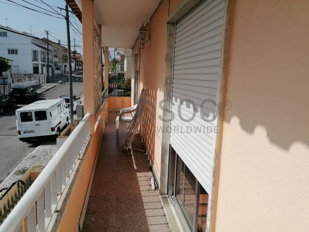 Moradia V3 c/ 2 Lugares de Garagem · Charneca da Caparica, Almada