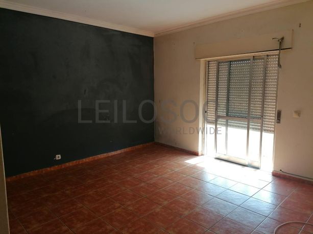 Moradia V3 c/ 2 Lugares de Garagem · Charneca da Caparica, Almada