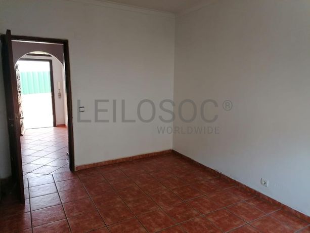 Moradia V3 c/ 2 Lugares de Garagem · Charneca da Caparica, Almada