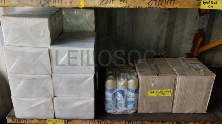 Diversos + Diversos + Grampos + Diversos + Diversos + Diversos + Electrodos + Diversos + Diversos + Diversos + Diversos + Diversos + Fitas + Diversos + Diversos + Máquinas Rebarbadora   + Diversos + Pregos 50×2.50mm + Diversos + Cintas + Cintas + Cintas + Cintas + Cintas + Mangueiras para maçarico  + Cintos de Segurança + Diversos + Diversos + Porcas + Porcas + Diversos + Pregos   + Parafusos + Material Hospitalar + Diversos + Cordas + Diversos + Material para Soldadura + Material para Instalacao electrica + Diversos + Spray Q20 + Braçadeiras + Rolos de rede   + Cerca de Segurança + Cabo flexível  + Abaraçadeiras + Materia para soldadura + Abraçadeiras + Diversos + Bombas de água   + Diversos + Compressor   + Contentor de 40P ·