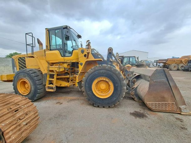 Pá Carregadoras de Pneus VOLVO ·