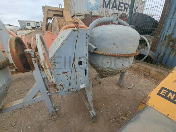 BETONEIRA DIESEL · Viana