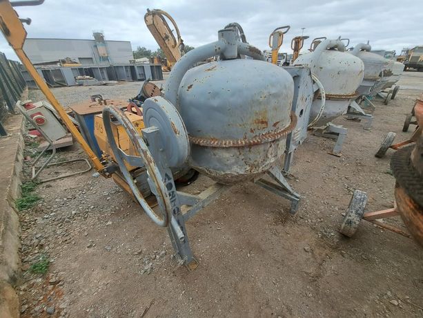 BETONEIRA DIESEL · Viana