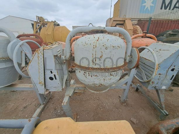 BETONEIRA DIESEL · Viana