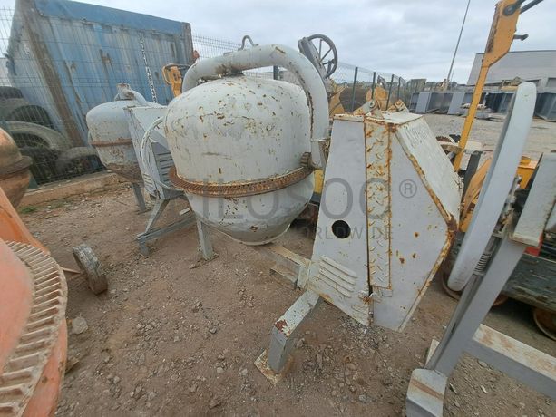 BETONEIRA DIESEL · Viana