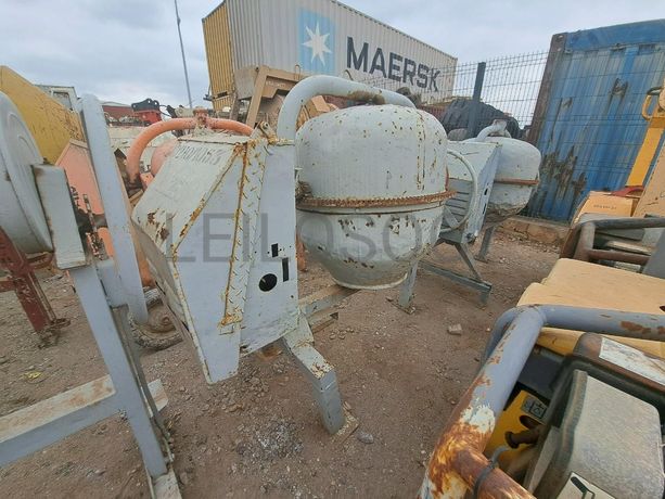 BETONEIRA DIESEL · Viana