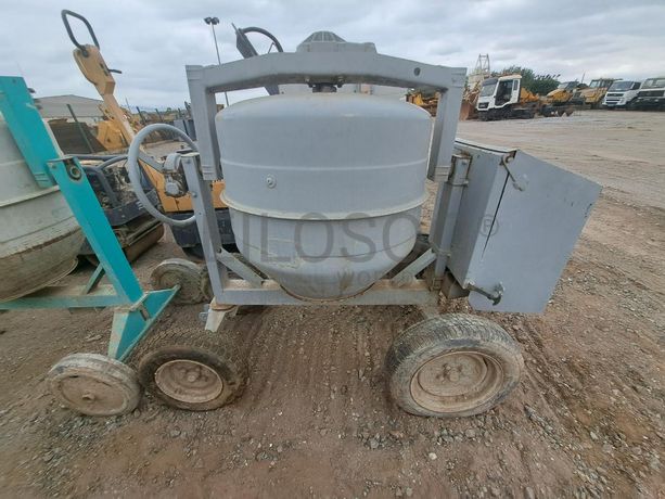 BETONEIRA DIESEL · Viana