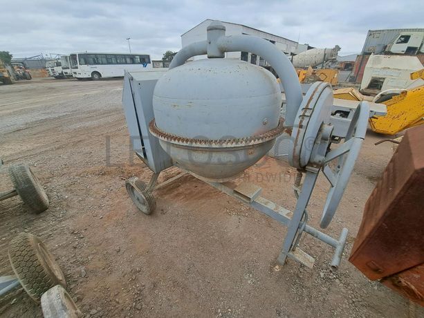 BETONEIRA DIESEL · Viana