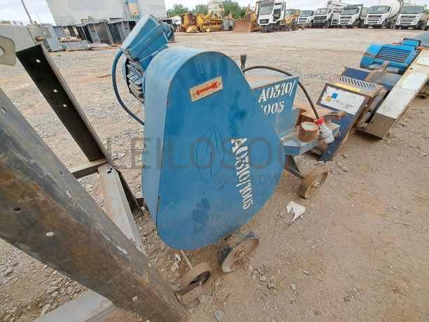 MAQ. DE CORTE FERRO · Viana