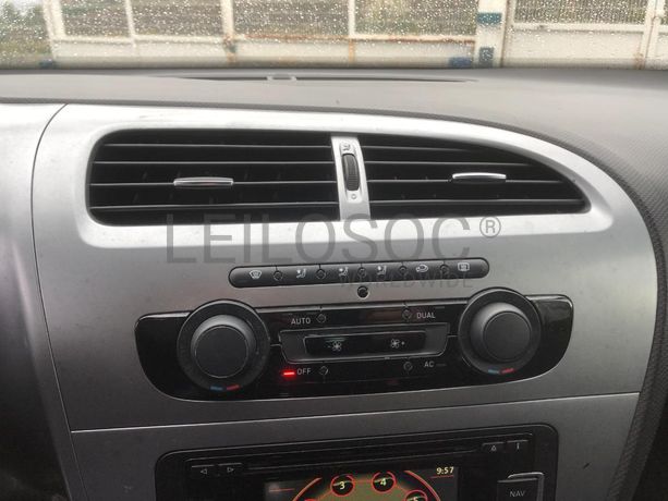 Seat Leon 1.6TDI · Ano 2011