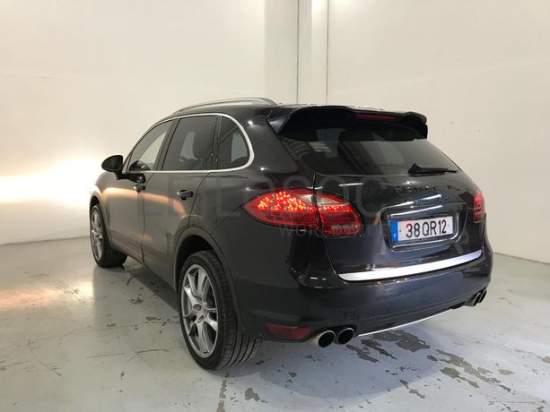 Porsche Cayenne 4.8 Turbo V8 · Ano 2010