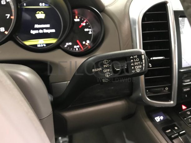 Porsche Cayenne 4.8 Turbo V8 · Ano 2010
