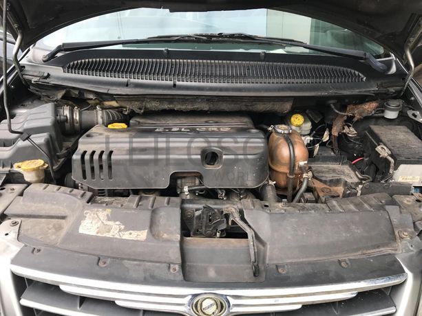 Chrysler Voyager 2.5 CRD · Ano 2006