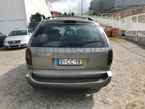 Chrysler Voyager 2.5 CRD · Ano 2006