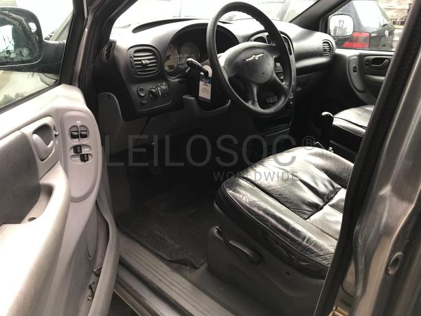 Chrysler Voyager 2.5 CRD · Ano 2006