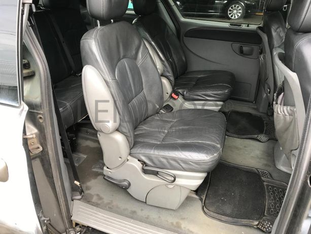 Chrysler Voyager 2.5 CRD · Ano 2006