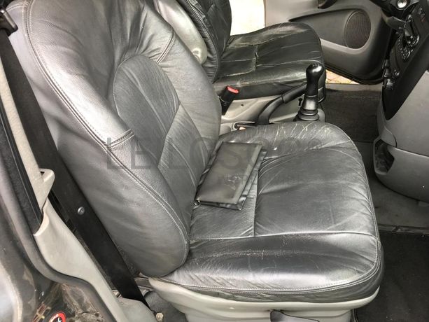 Chrysler Voyager 2.5 CRD · Ano 2006