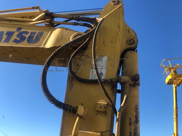 Mini Giratória Komatsu PC88MR-8 ·