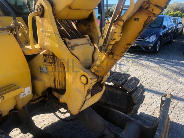 Mini Giratória Komatsu PC88MR-8 ·