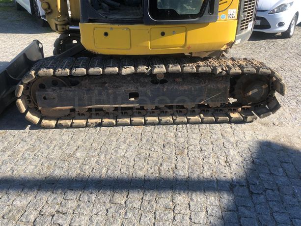 Mini Giratória Komatsu PC88MR-8 ·