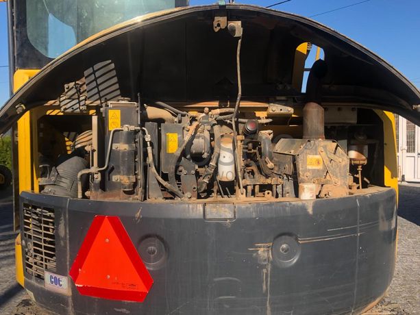 Mini Giratória Komatsu PC88MR-8 ·