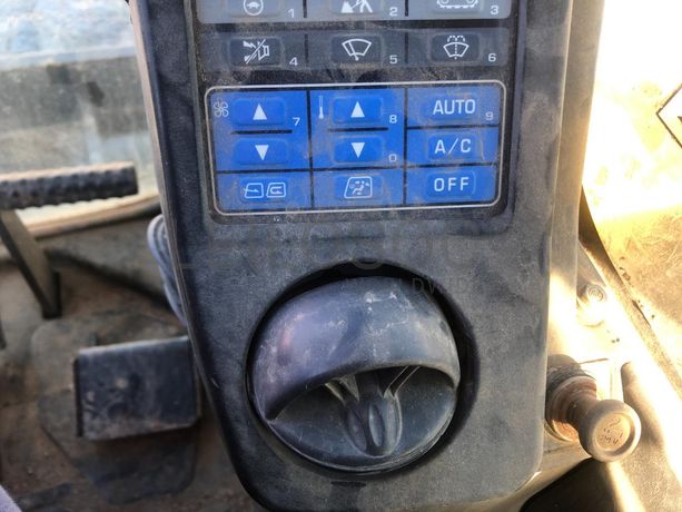 Mini Giratória Komatsu PC88MR-8 ·