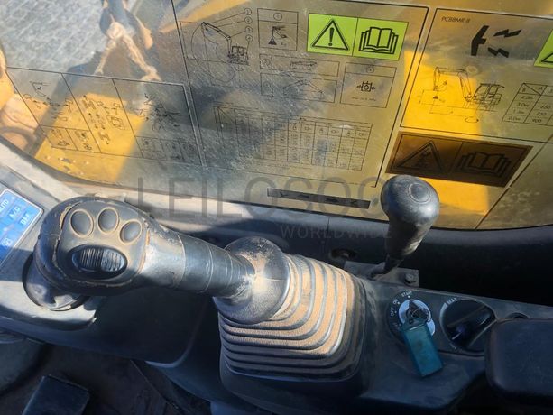 Mini Giratória Komatsu PC88MR-8 ·