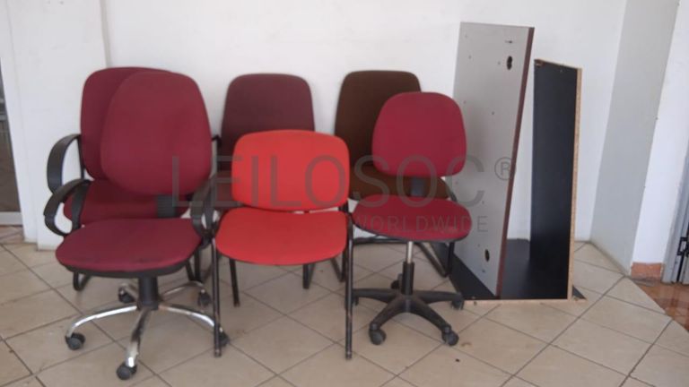 Mobiliário de escritório ·