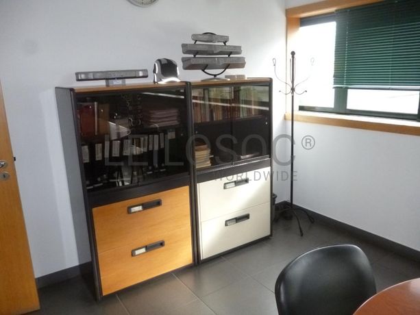 Estabelecimento Comercial ·  Transformação, reciclagem e refinação de alumínios e outros resíduos · Viana do Castelo