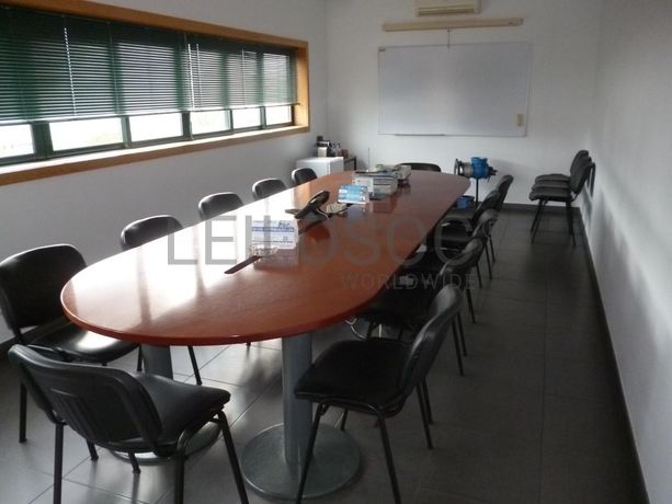 Estabelecimento Comercial ·  Transformação, reciclagem e refinação de alumínios e outros resíduos · Viana do Castelo