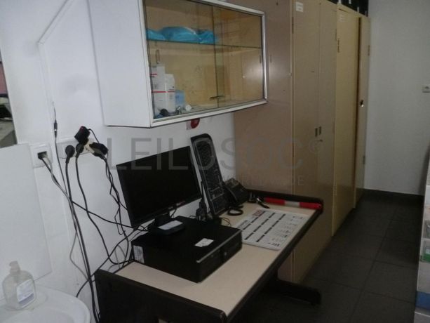 Estabelecimento Comercial ·  Transformação, reciclagem e refinação de alumínios e outros resíduos · Viana do Castelo