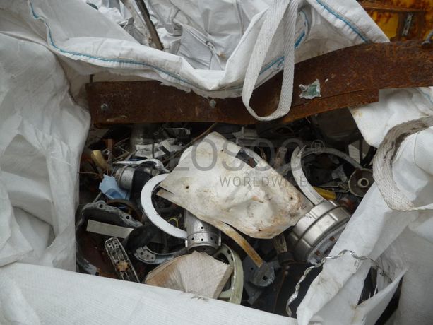 Estabelecimento Comercial ·  Transformação, reciclagem e refinação de alumínios e outros resíduos · Viana do Castelo