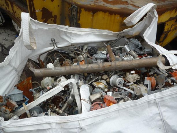 Estabelecimento Comercial ·  Transformação, reciclagem e refinação de alumínios e outros resíduos · Viana do Castelo