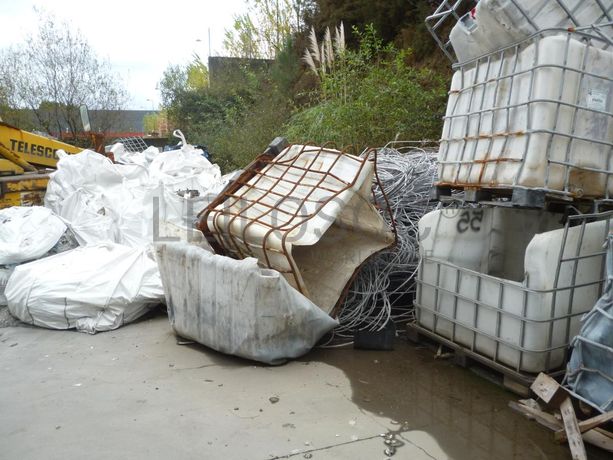 Estabelecimento Comercial ·  Transformação, reciclagem e refinação de alumínios e outros resíduos · Viana do Castelo