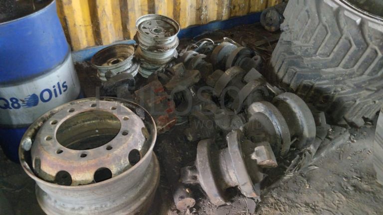 Cones de sinalização + Rolos de cabo +  Máquinas para lavagem de Carros  + Diversos +  Compressor   + Carrinhos de mão   + Diversos + Motor de VW ·