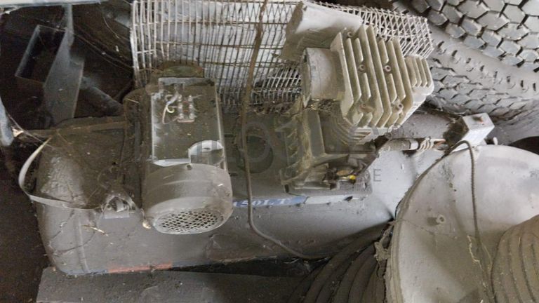 Cones de sinalização + Rolos de cabo +  Máquinas para lavagem de Carros  + Diversos +  Compressor   + Carrinhos de mão   + Diversos + Motor de VW ·