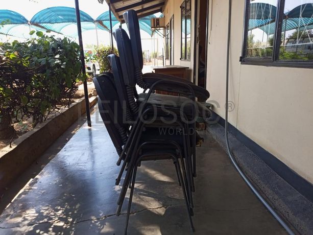 Mobiliário de escritório ·