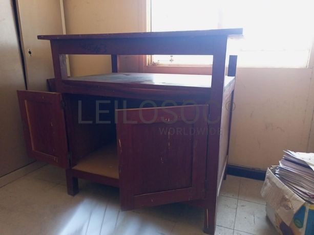 Mobiliário de escritório ·