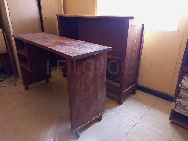 Mobiliário de escritório ·