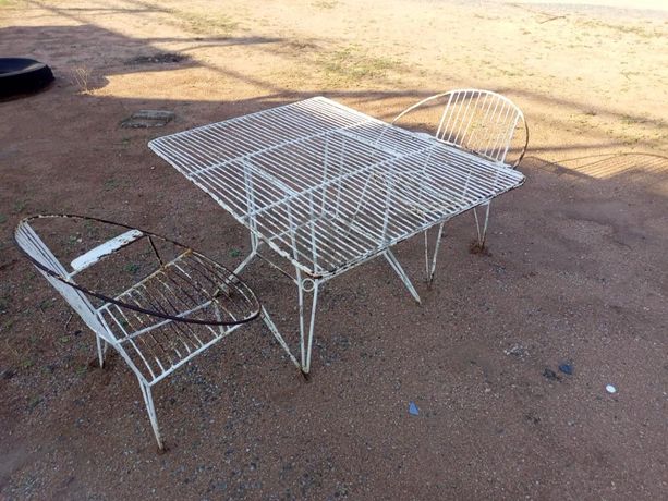 Mobiliário de Lar ·