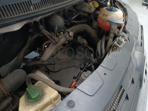 Volkswagen Transporter T5 1.9 TDI · Ano 2004