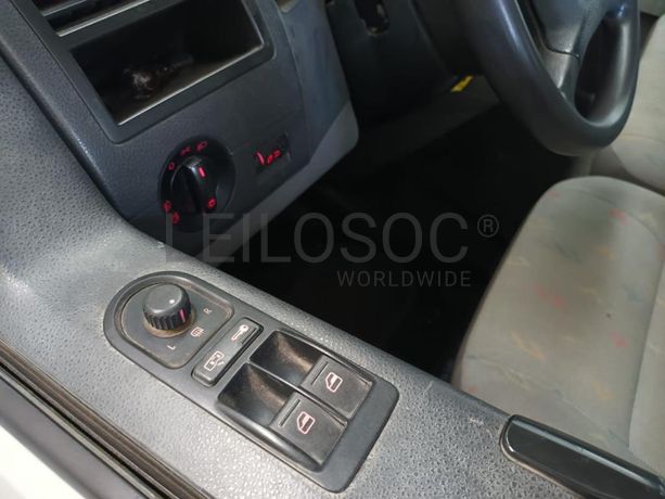Volkswagen Transporter T5 1.9 TDI · Ano 2004